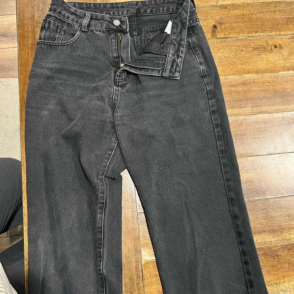 Black Boyfriend Jeans with High-Rise Waist - Picture 4 of 4